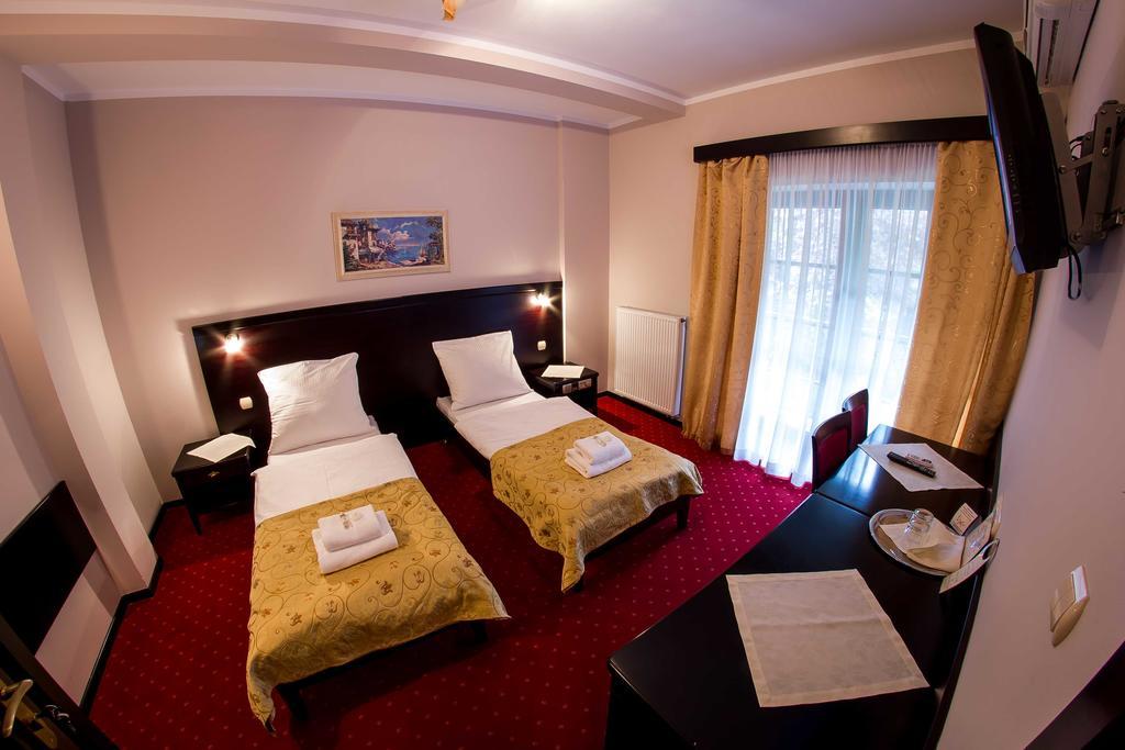 Hotel Maria Стшелин Экстерьер фото