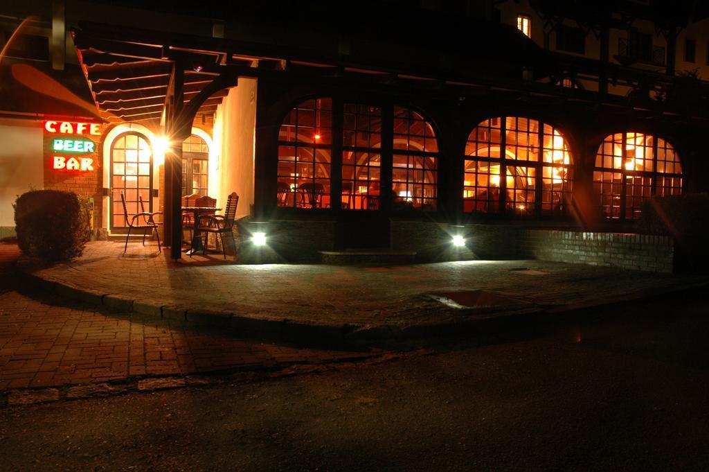 Hotel Maria Стшелин Экстерьер фото