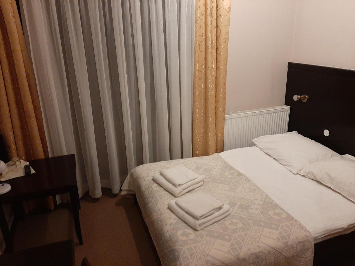 Hotel Maria Стшелин Экстерьер фото